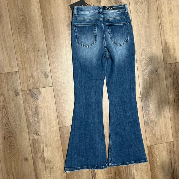 Risen Vintage Washed Flare Jeans 31 / 13 NWT - Picture 2 of 4